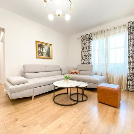 Block Inn Apartments Tirana Buitenkant foto