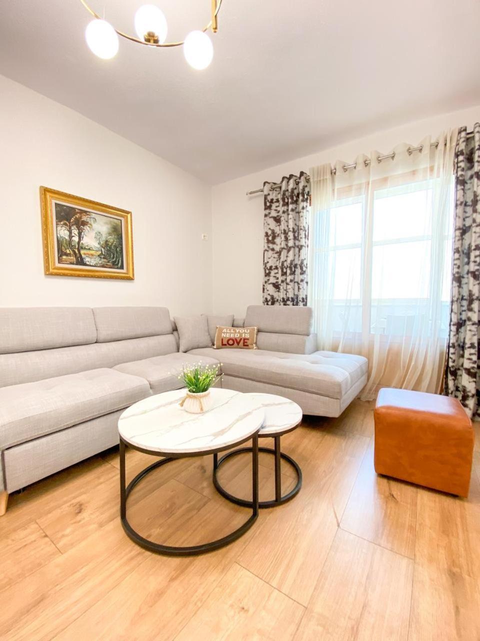 Block Inn Apartments Tirana Buitenkant foto